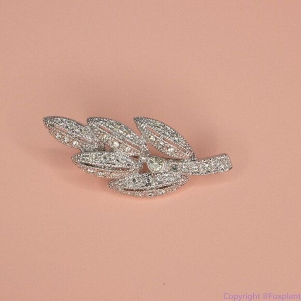 Leave Chest pin brooch, Sparkly, color‎ silver. Christmas gift